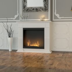 Foto de ambiente de la chimenea exenta de bioetanol de Infire INPORTAL 1,color blanco