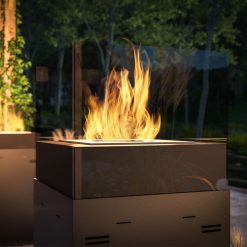 Foto de ambiente de la chimenea exenta de bioetanol de Infire INSTAND 850 color negro