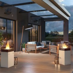 Foto de ambiente de la chimenea exenta de bioetanol de Infire INSTAND 850 color blanco