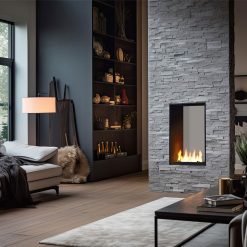 Foto de ambiente de la chimenea encastrable de bioetanol de Infire VERT 2Side 1000 SLIM