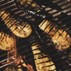 Cocinando con el accesorio Bongrill para pebeteros Bonfeu