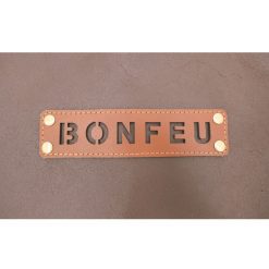 Detalle del delantal en piel de Bonfeu