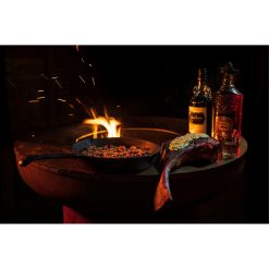 Cocinando en el pebetero barbacoa BonBiza de Bonfeu