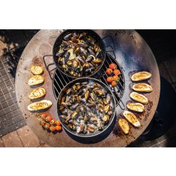 Cocinando en el pebetero barbacoa BonBiza de Bonfeu