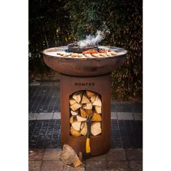 Cocinando en el pebetero barbacoa BonBiza de Bonfeu