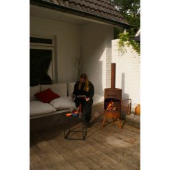 Foto de ambiente de la estufa de exterior BonTon 40 Corten de Bonfeu