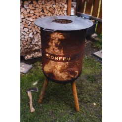 Foto de ambiente de la estufa de exterior BonVes 45 negra de Bonfeu